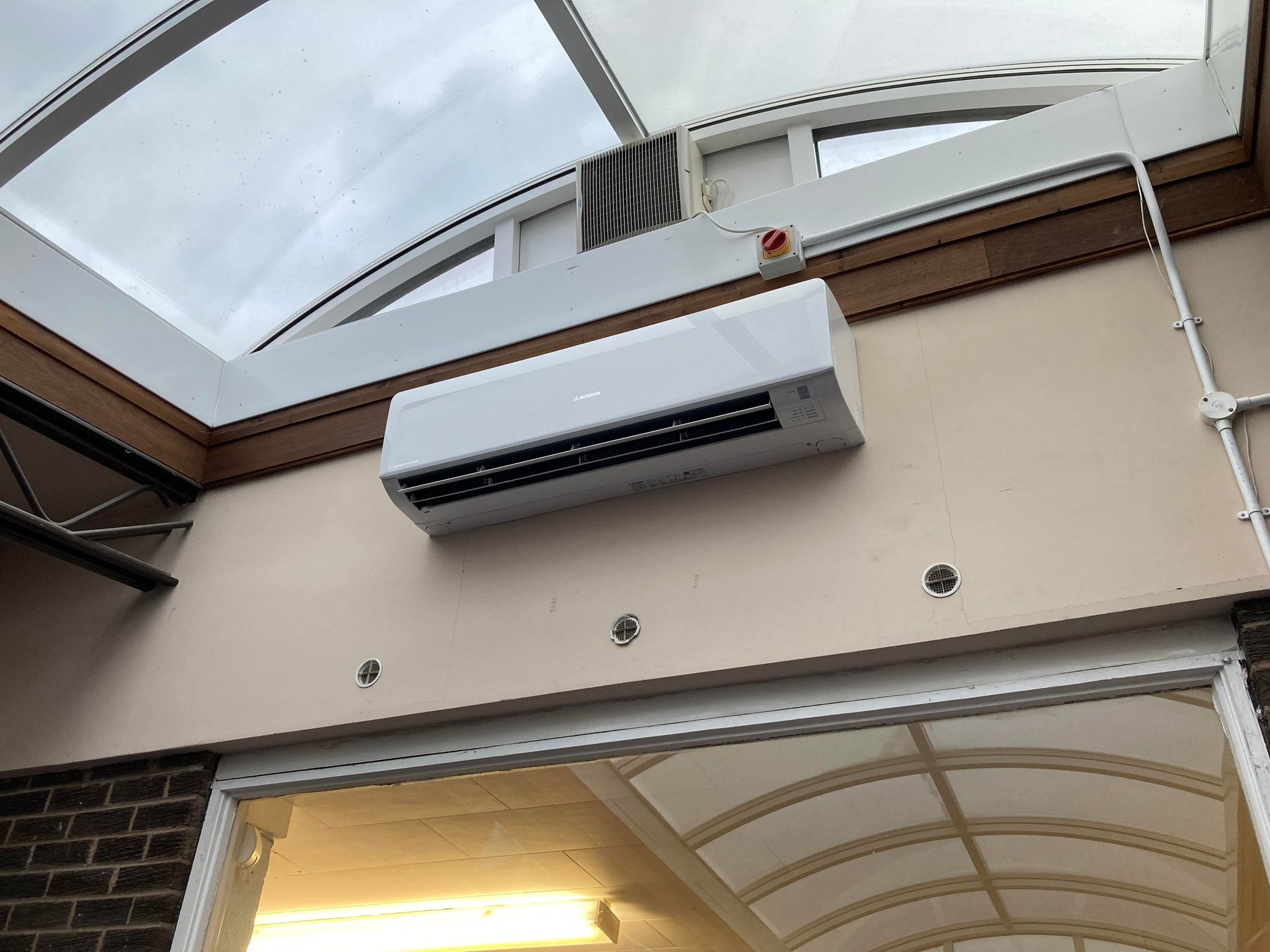 wall mounted air conditioning